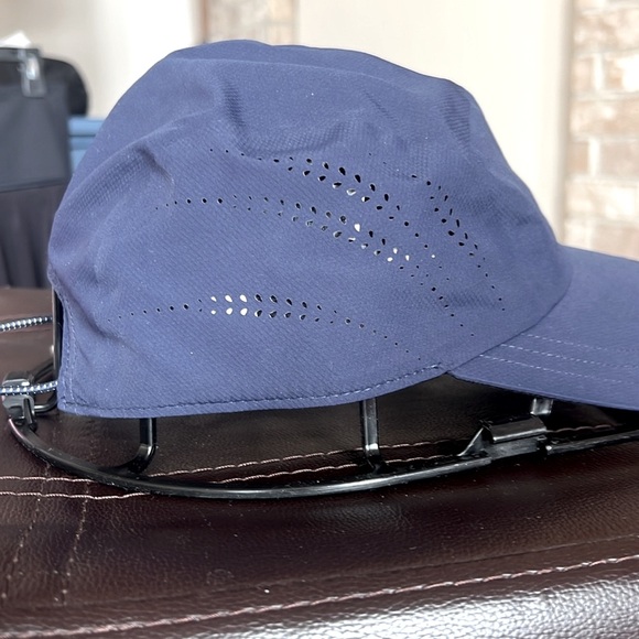 Athleta NWT Navy Blue Ultra Light Run Cap 3.0 Adjustable. - Picture 4 of 6